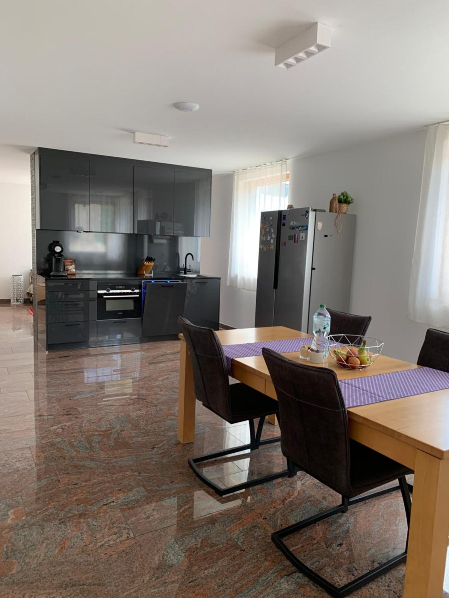 Mosaikhaus Smart Home Würselen Exteriér fotografie